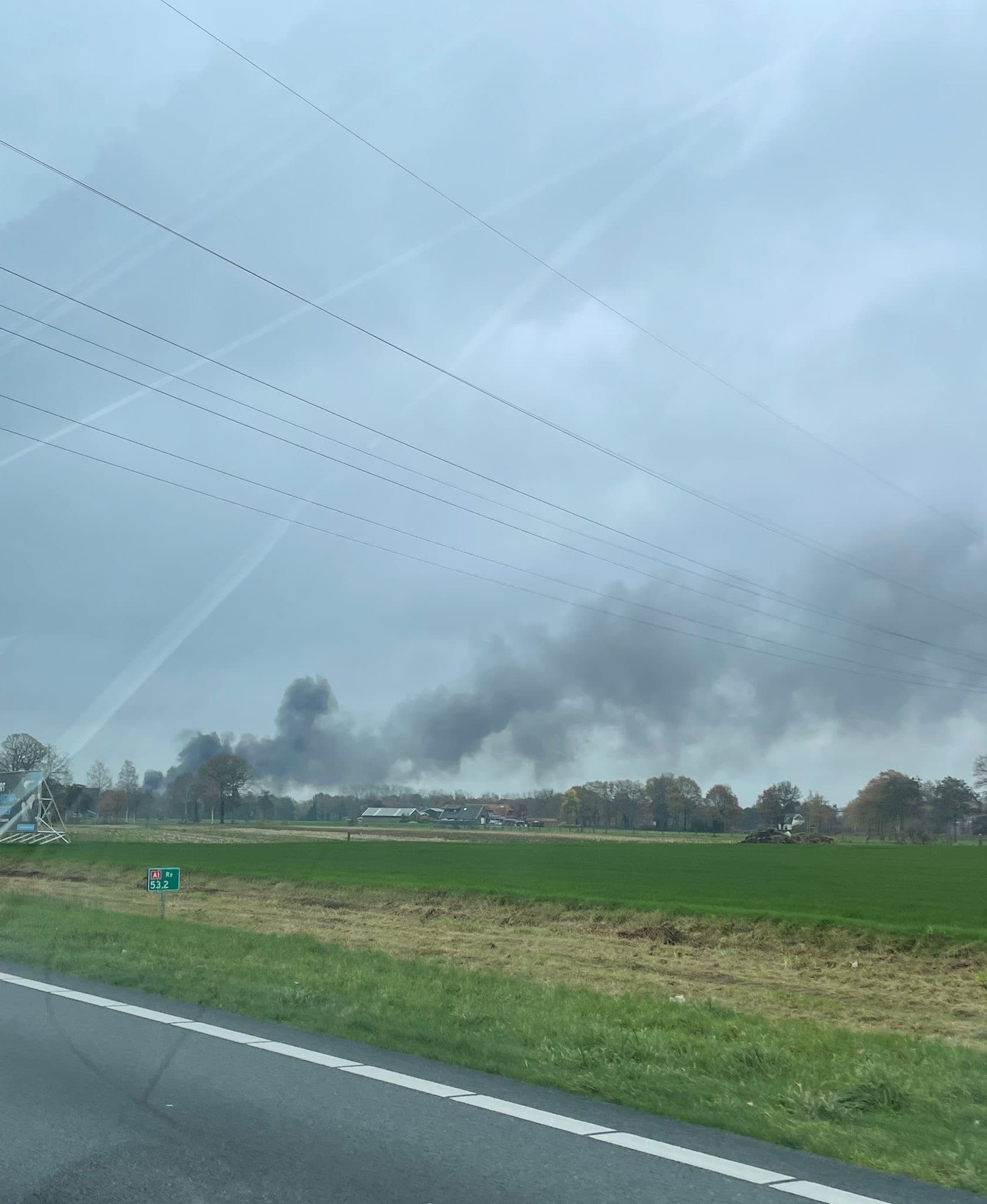 Uitslaande brand legt bedrijf op industrieterrein Harselaar in de as